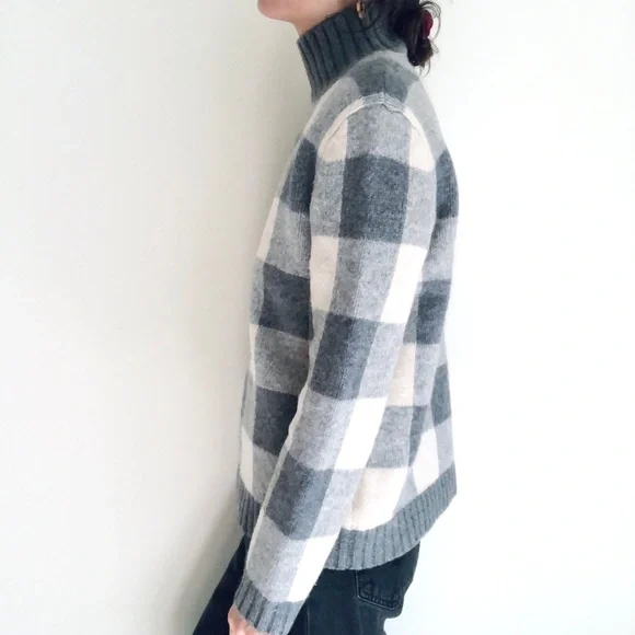 100% lambswool gray gingham sweater - Picture 13 of 14